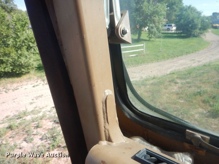 image for item HU9430 1999 Caterpillar 613C  scraper