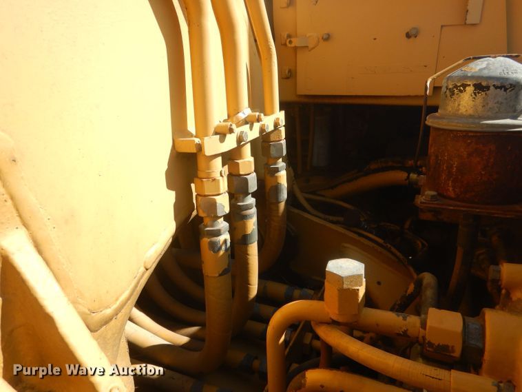 image for item HU9430 1999 Caterpillar 613C  scraper