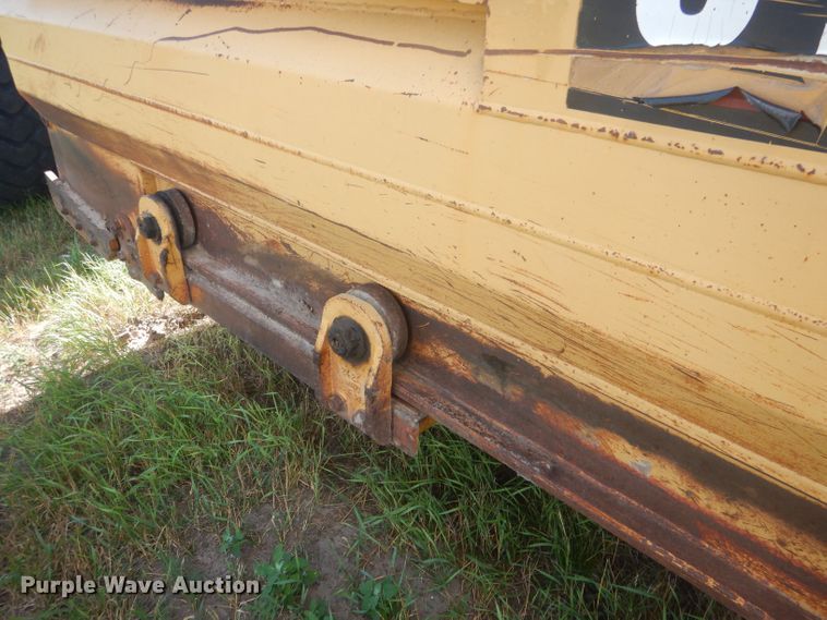 image for item HU9430 1999 Caterpillar 613C  scraper