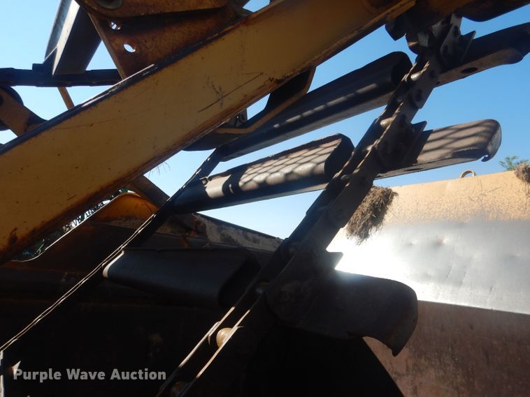 image for item HU9430 1999 Caterpillar 613C  scraper