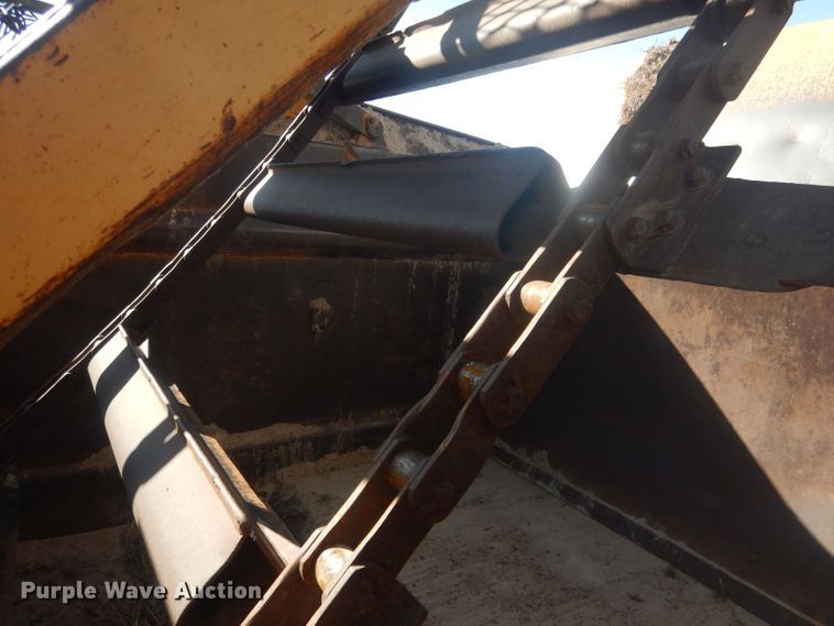 image for item HU9430 1999 Caterpillar 613C  scraper