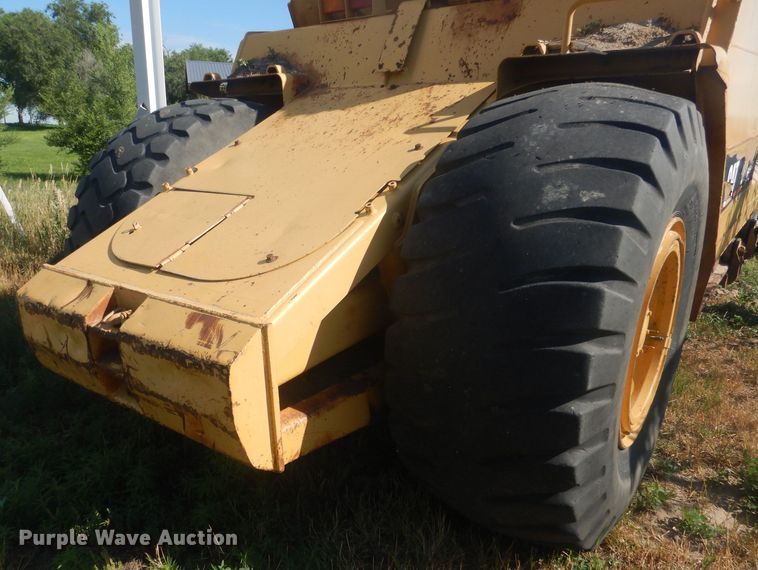 image for item HU9430 1999 Caterpillar 613C  scraper