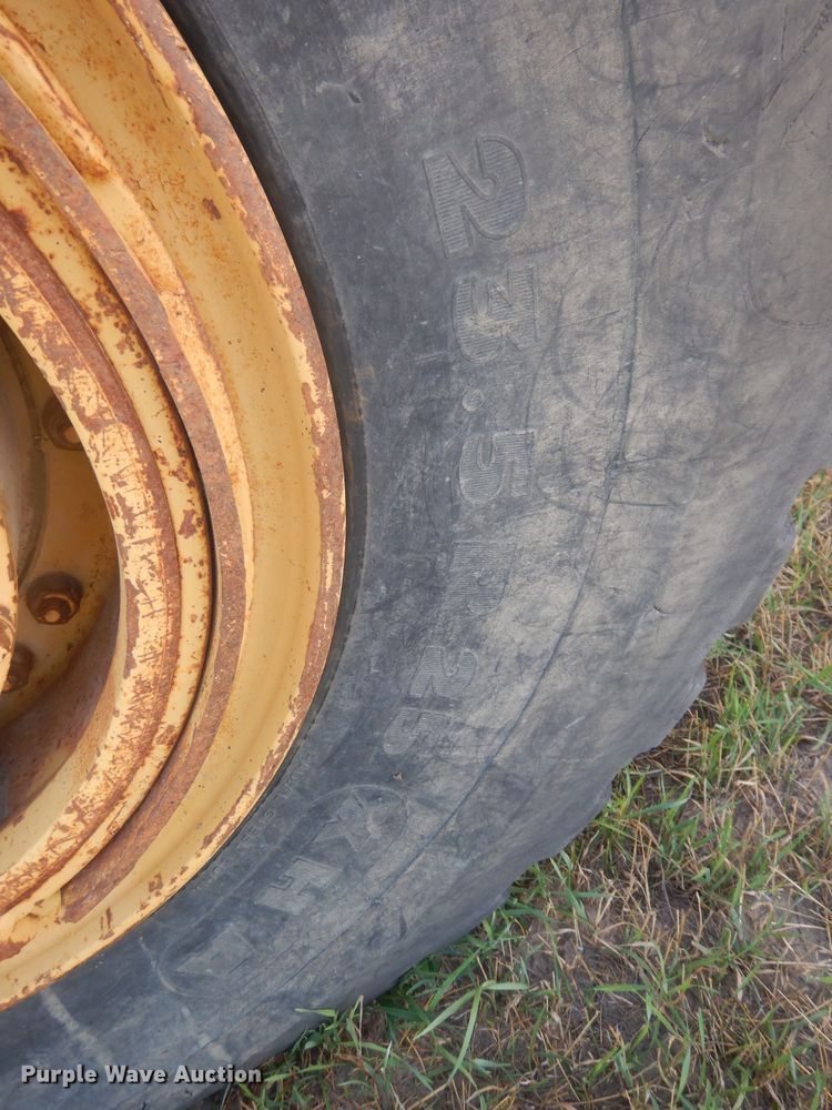 image for item HU9430 1999 Caterpillar 613C  scraper