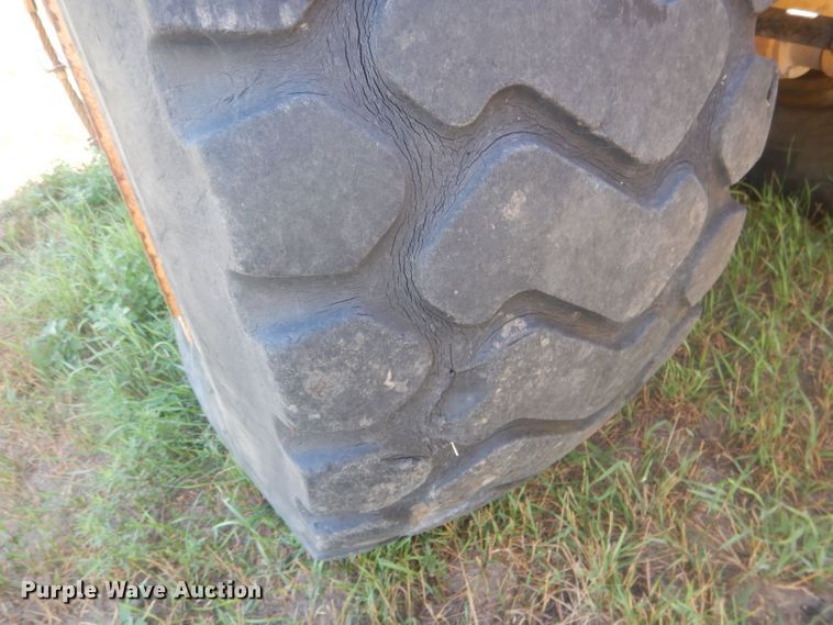 image for item HU9430 1999 Caterpillar 613C  scraper