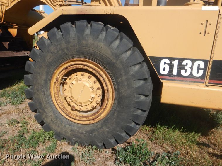 image for item HU9430 1999 Caterpillar 613C  scraper