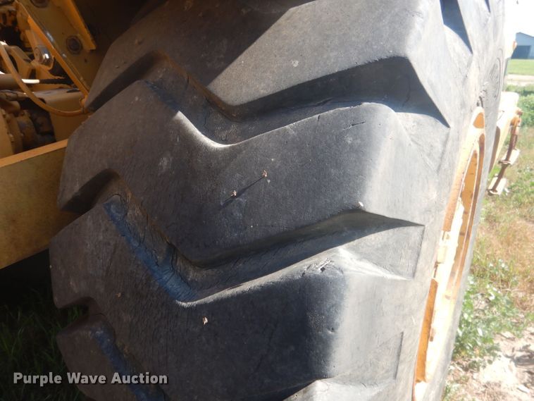 image for item HU9430 1999 Caterpillar 613C  scraper