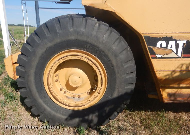 image for item HU9430 1999 Caterpillar 613C  scraper