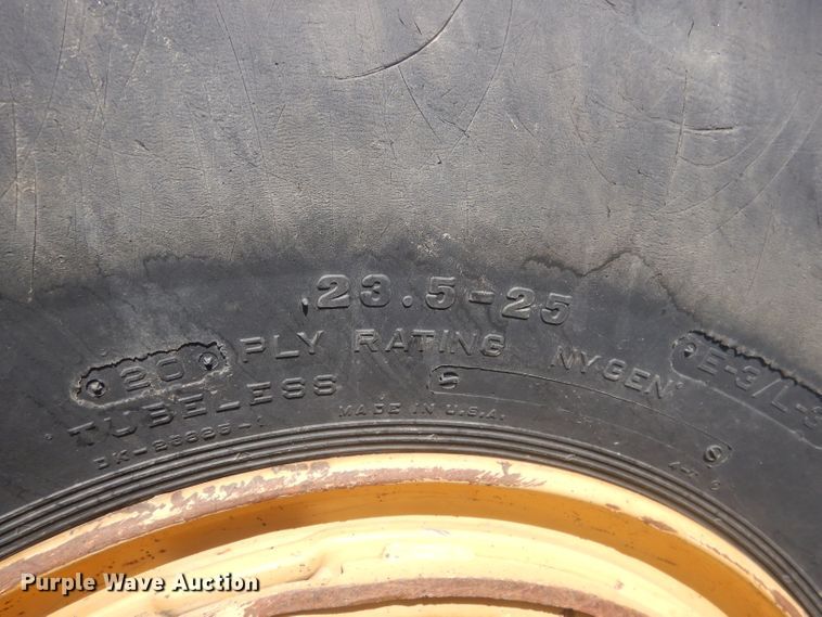 image for item HU9430 1999 Caterpillar 613C  scraper