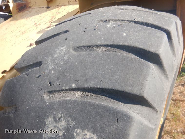 image for item HU9430 1999 Caterpillar 613C  scraper