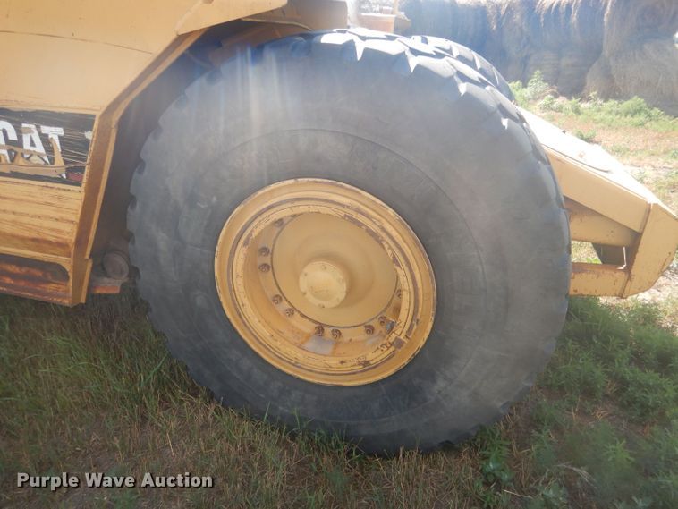 image for item HU9430 1999 Caterpillar 613C  scraper