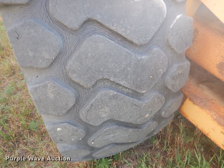 image for item HU9430 1999 Caterpillar 613C  scraper