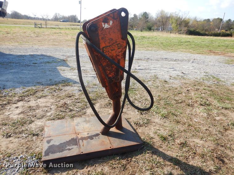 image for item HX9033 Stanley MB-550 breaker