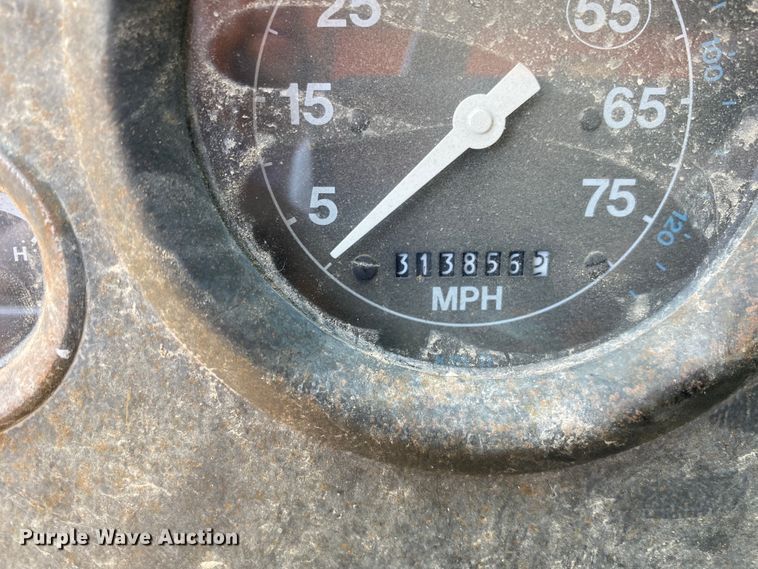 image for item JA9181 1988 Ford LT8000  dump truck