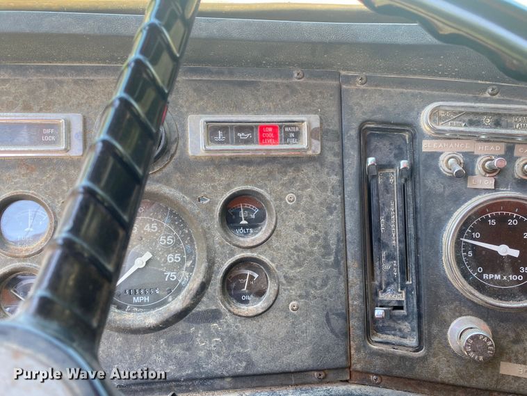 image for item JA9181 1988 Ford LT8000  dump truck