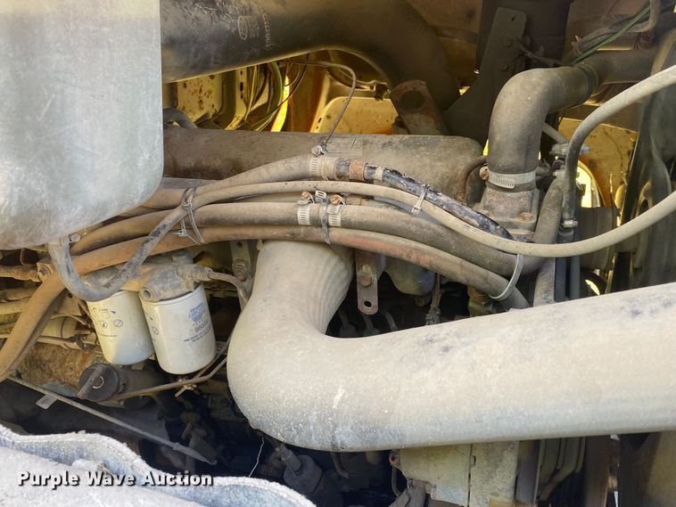 image for item JA9181 1988 Ford LT8000  dump truck