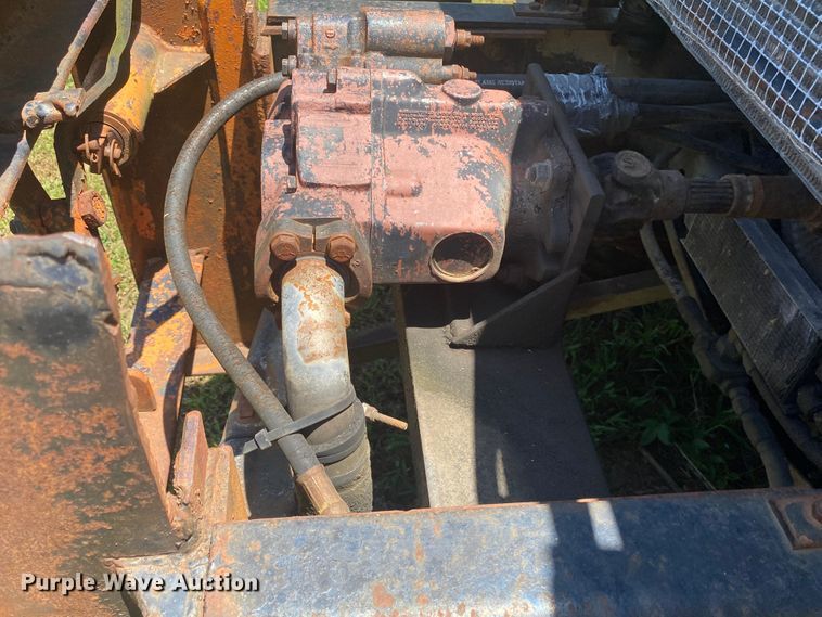 image for item JA9181 1988 Ford LT8000  dump truck