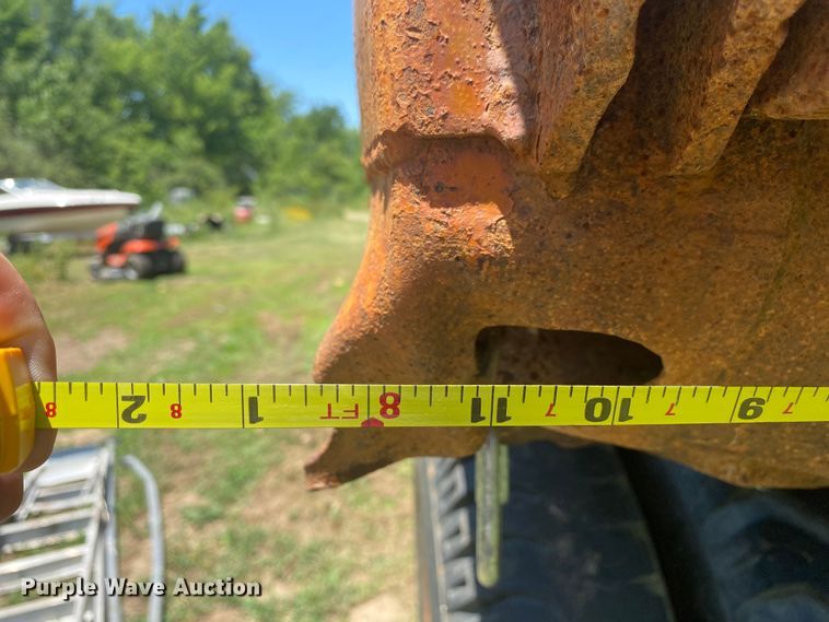 image for item JA9181 1988 Ford LT8000  dump truck