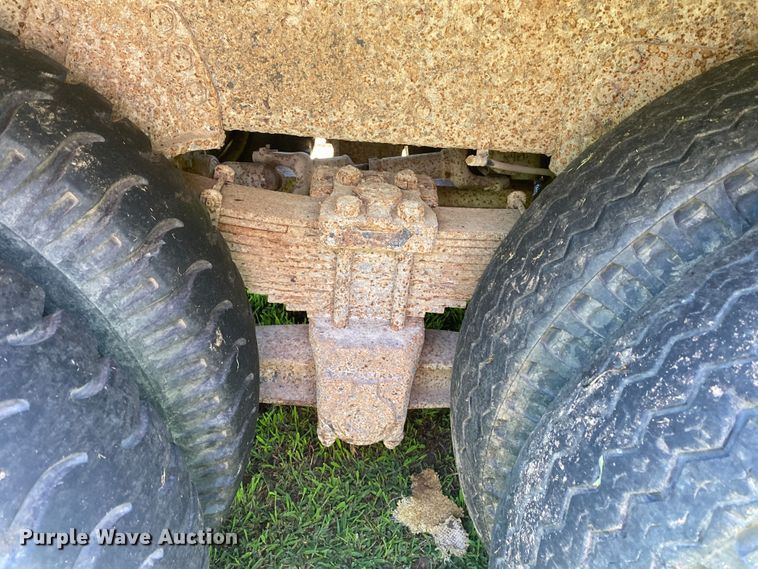 image for item JA9181 1988 Ford LT8000  dump truck