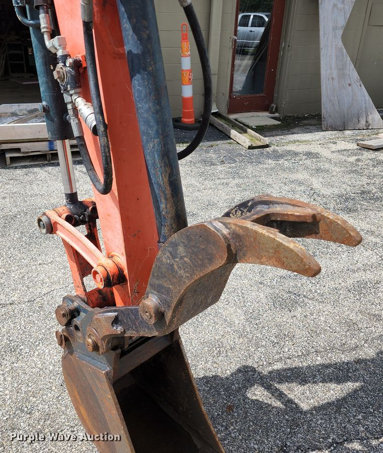 image for item JA9866 2015 Kubota U35-4  mini excavator