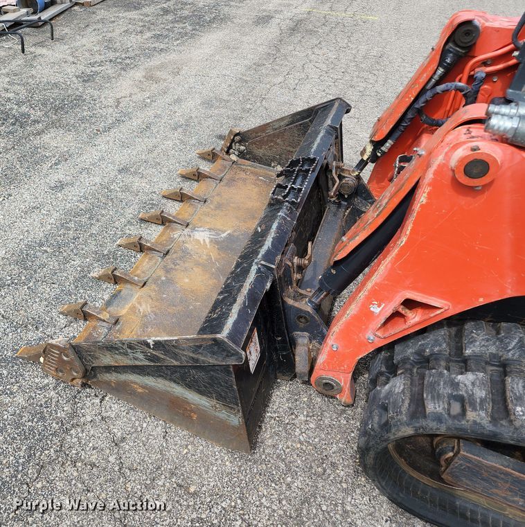 image for item JA9868 2014 Kubota SVL75-2 tracked skid steer loader