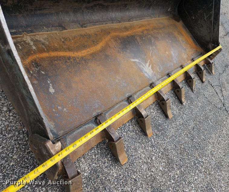 image for item JA9868 2014 Kubota SVL75-2 tracked skid steer loader