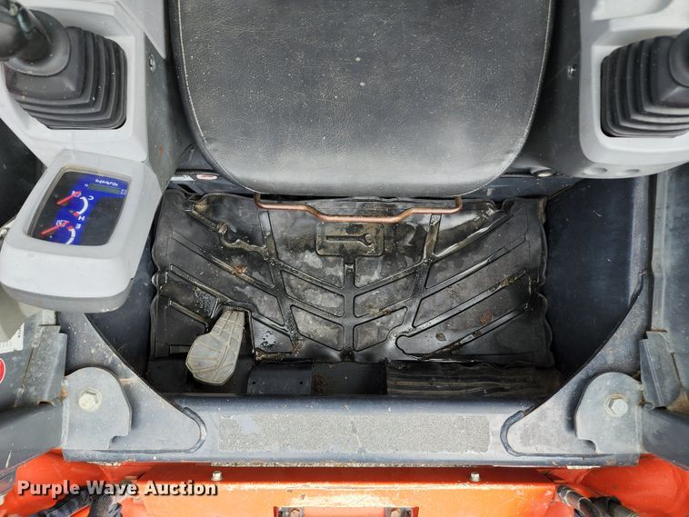 image for item JA9868 2014 Kubota SVL75-2 tracked skid steer loader