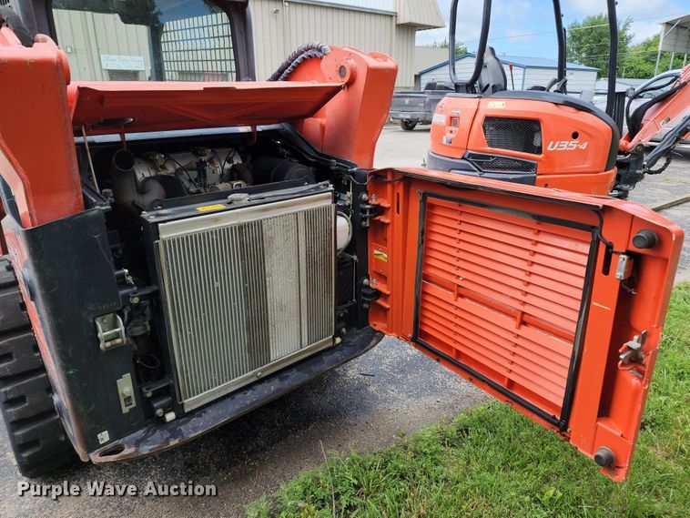 image for item JA9868 2014 Kubota SVL75-2 tracked skid steer loader