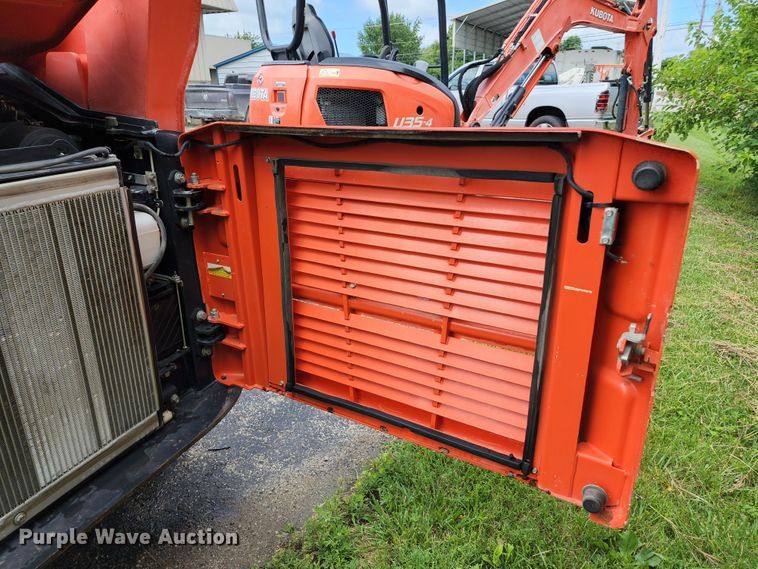 image for item JA9868 2014 Kubota SVL75-2 tracked skid steer loader