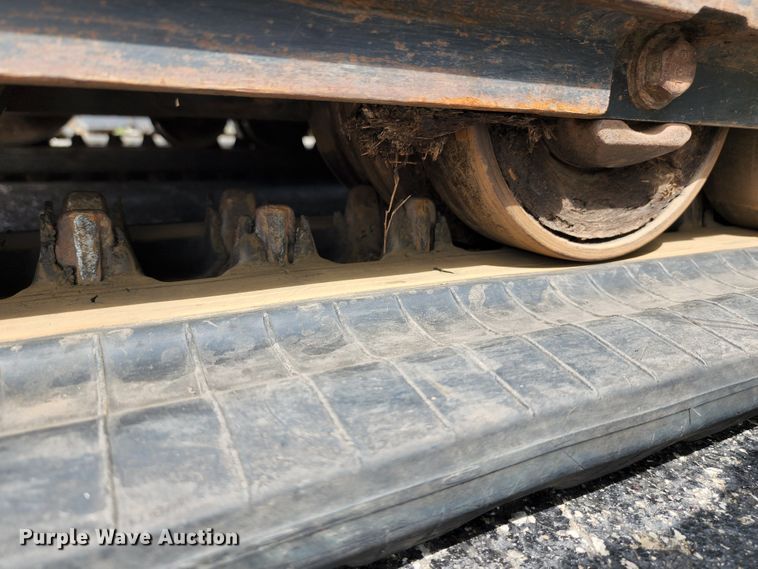 image for item JA9868 2014 Kubota SVL75-2 tracked skid steer loader