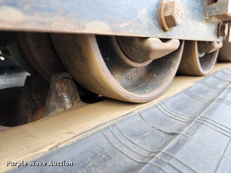 image for item JA9868 2014 Kubota SVL75-2 tracked skid steer loader