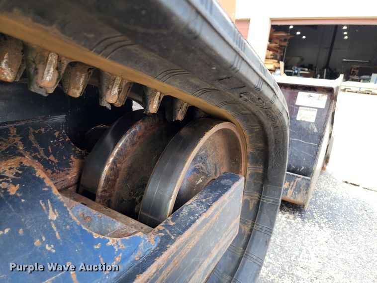 image for item JA9868 2014 Kubota SVL75-2 tracked skid steer loader