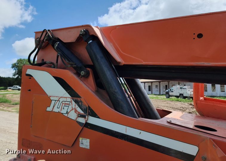 image for item JA9872 2008 Sky Trak 8042  telehandler