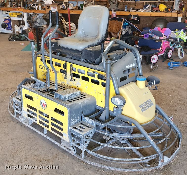 image for item JA9889 Wacker CRT48DSS  power trowel