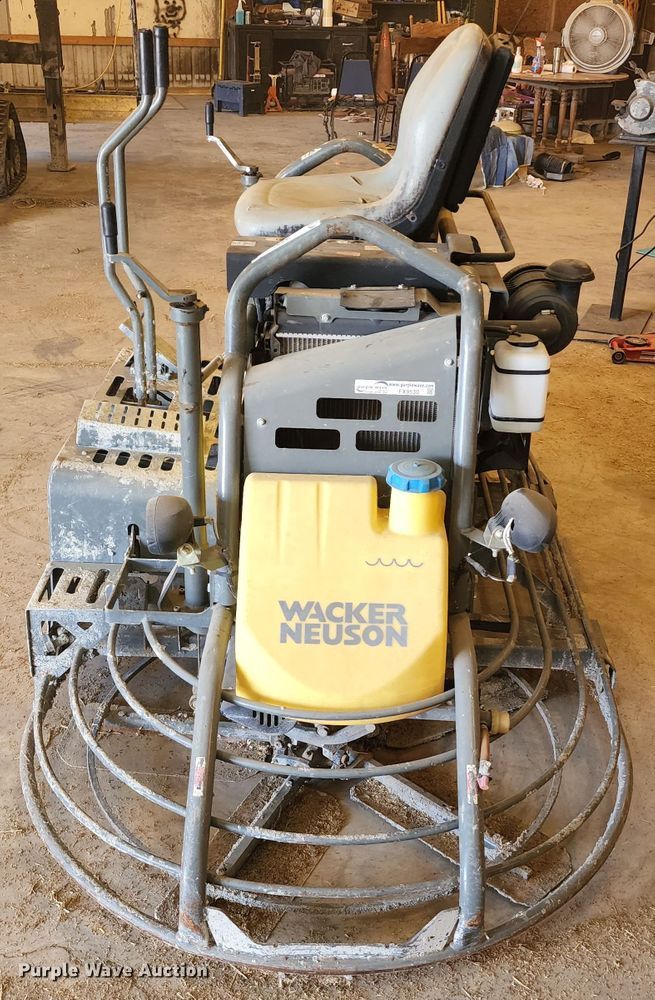 image for item JA9889 Wacker CRT48DSS  power trowel