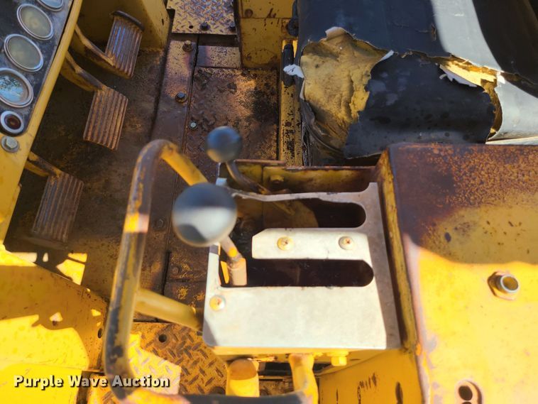 image for item JA9901 1979 Caterpillar 977L  track loader