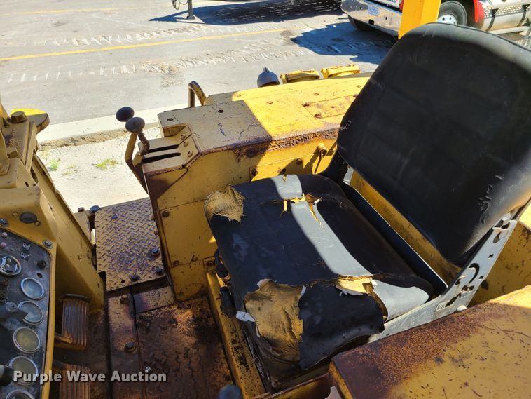 image for item JA9901 1979 Caterpillar 977L  track loader