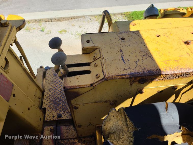 image for item JA9901 1979 Caterpillar 977L  track loader