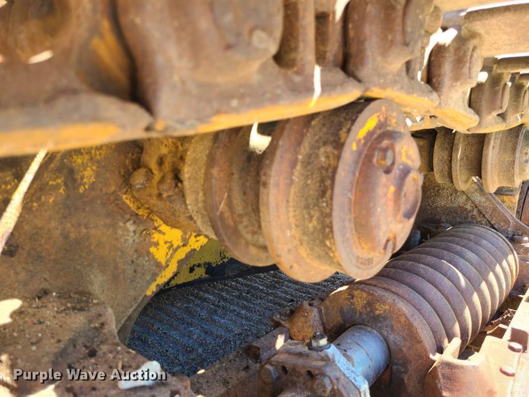 image for item JA9901 1979 Caterpillar 977L  track loader