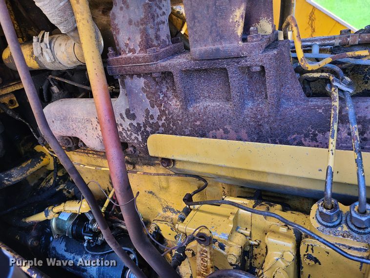 image for item JA9901 1979 Caterpillar 977L  track loader