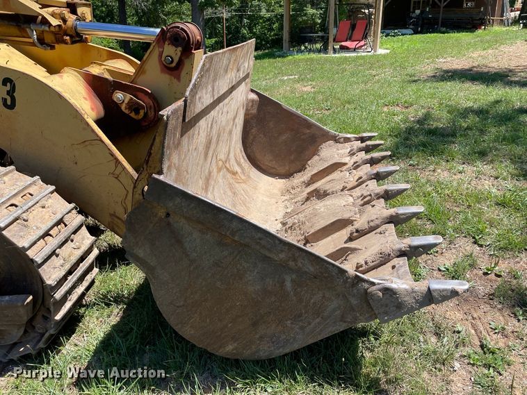 image for item JC9898 1981 Caterpillar 953  track loader