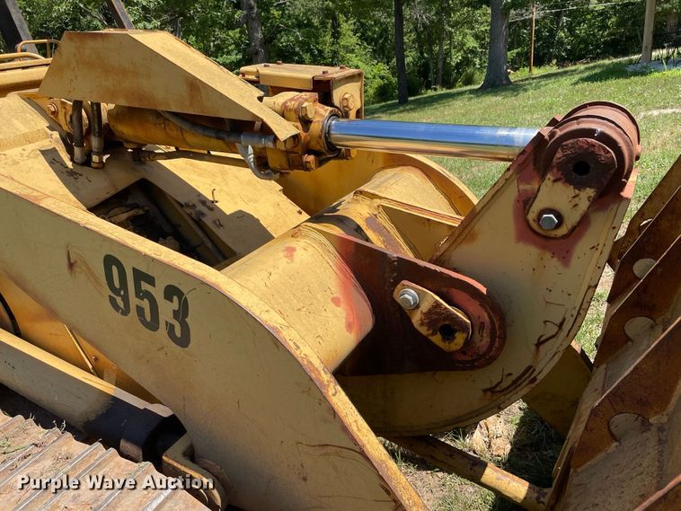 image for item JC9898 1981 Caterpillar 953  track loader