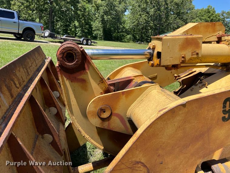 image for item JC9898 1981 Caterpillar 953  track loader