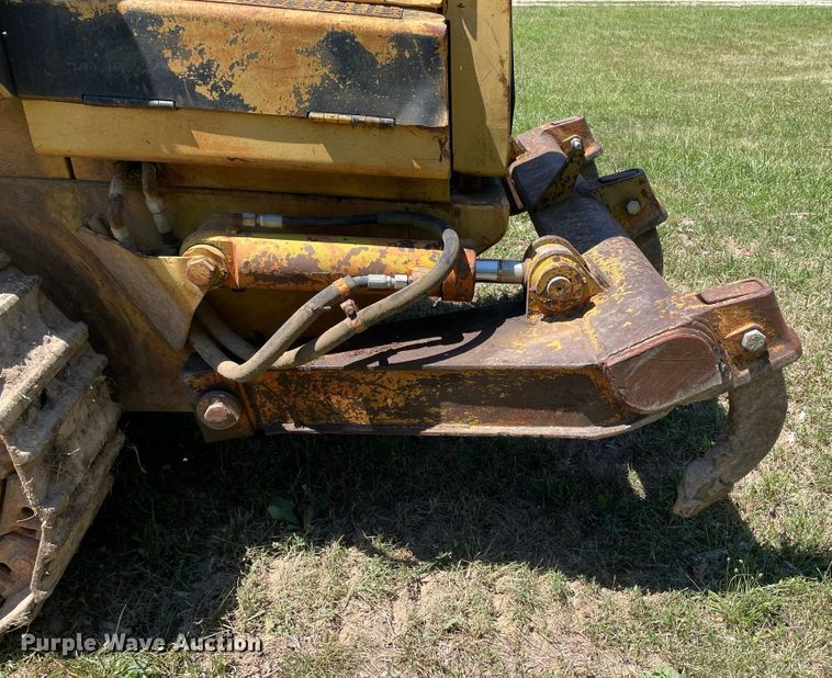 image for item JC9898 1981 Caterpillar 953  track loader