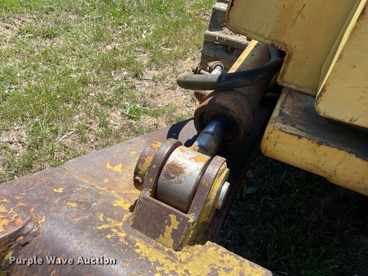 image for item JC9898 1981 Caterpillar 953  track loader