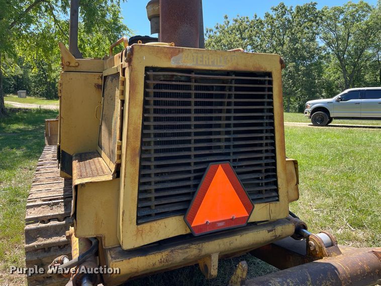 image for item JC9898 1981 Caterpillar 953  track loader