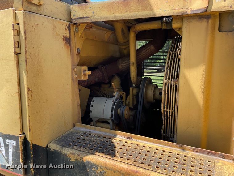 image for item JC9898 1981 Caterpillar 953  track loader