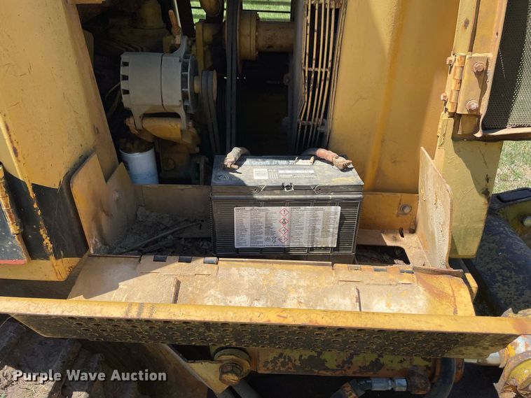 image for item JC9898 1981 Caterpillar 953  track loader