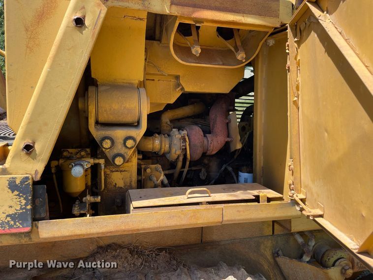 image for item JC9898 1981 Caterpillar 953  track loader