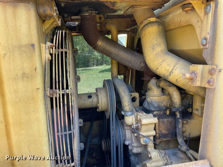 image for item JC9898 1981 Caterpillar 953  track loader