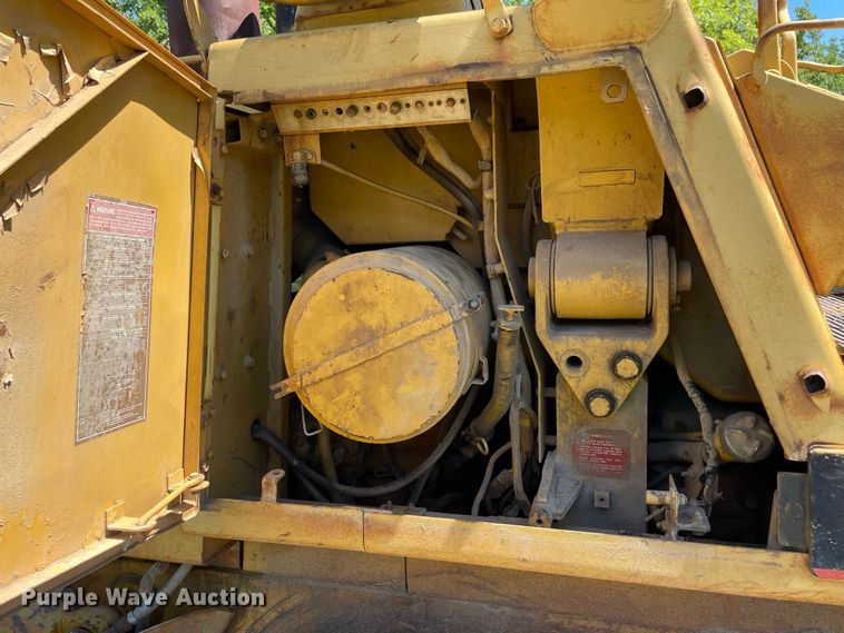 image for item JC9898 1981 Caterpillar 953  track loader